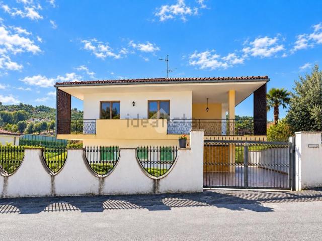 Case e ville in vendita di 270 m² in Via Dragonara, 56