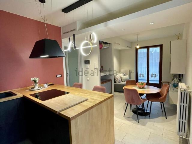Case e ville in vendita di 270 m² in Via Louis Pasteur