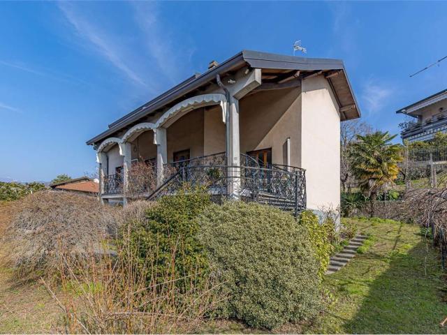 Case e ville in vendita di 270 m² in Via Luigi Picchi