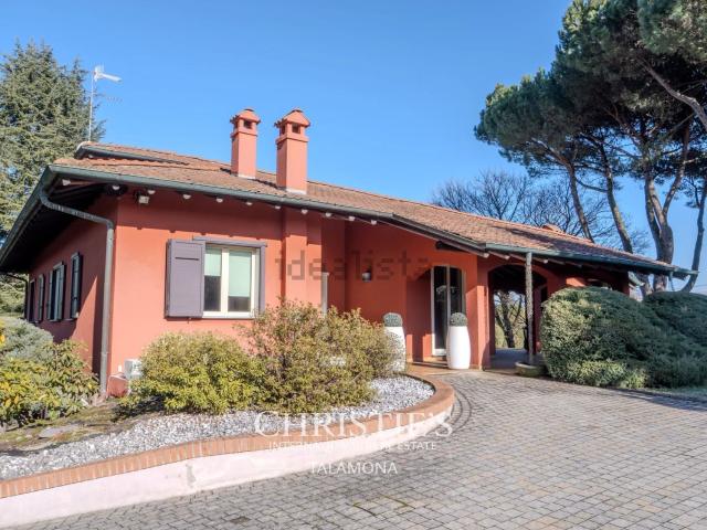 Case e ville in vendita di 270 m² in Via Madonna della Motta