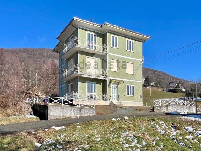 Case e ville in vendita di 270 m² in Via Miasola, 69