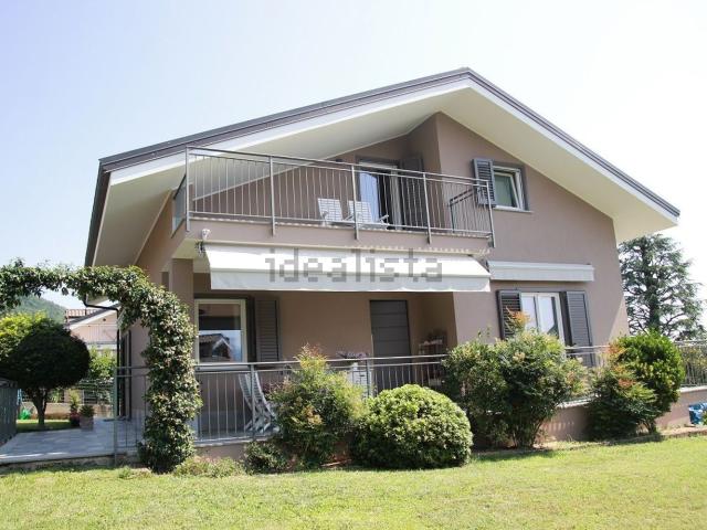 Case e ville in vendita di 270 m² in Via Musinè, 9