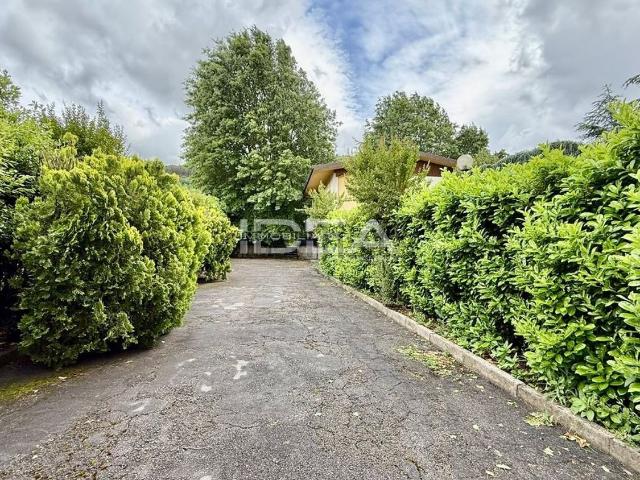 Case e ville in vendita di 270 m² in Via Sottomonte