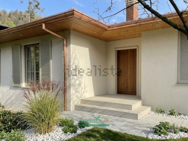 Case e ville in vendita di 270 m² in Via San Francesco, 7