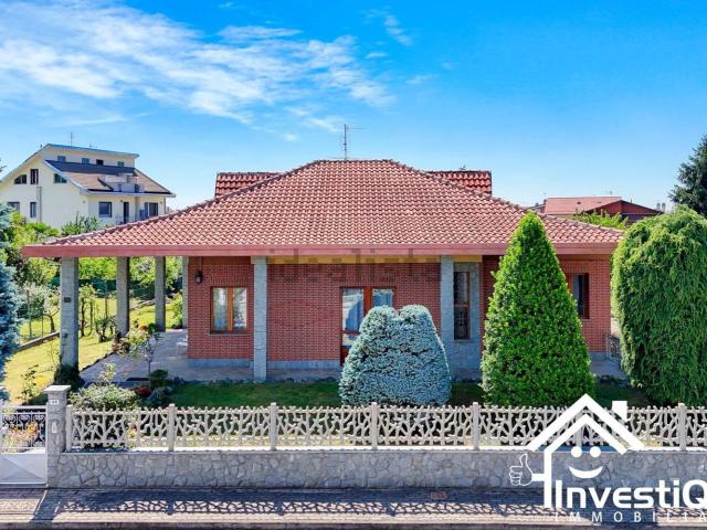 Case e ville in vendita di 270 m² in Via Sangone, 48