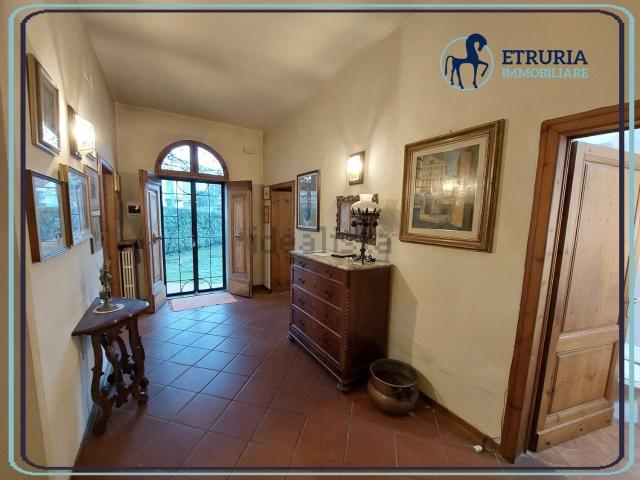 Case e ville in vendita di 270 m² in Via Pollacci