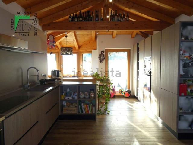 Case e ville in vendita di 270 m² in Via Pezzol