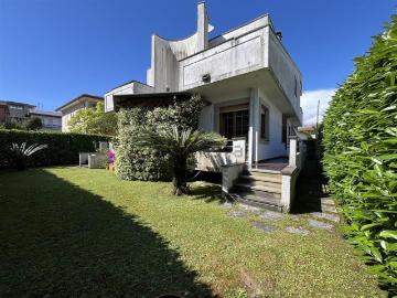 Case e ville in vendita di 270 m² in Via Pisa, 104