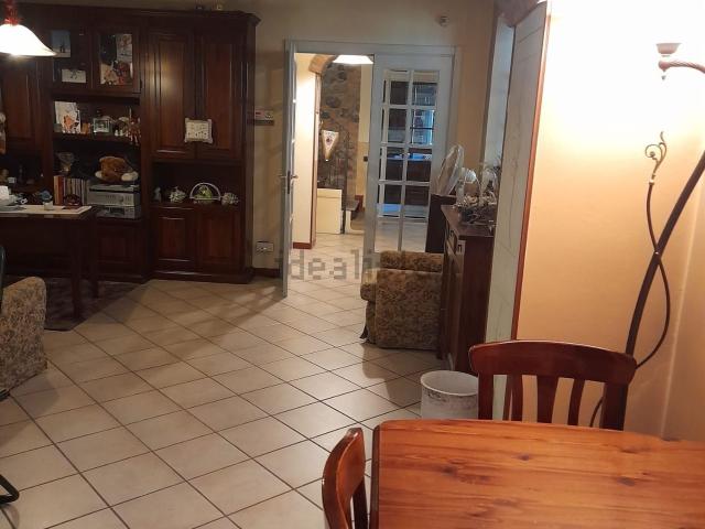 Case e ville in vendita di 270 m² in Via Roma