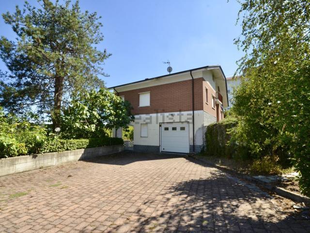 Case e ville in vendita di 270 m² in Via roma