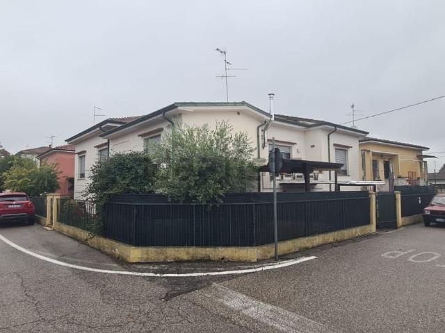 Case e ville in vendita di 270 m² in Via Risorgimento