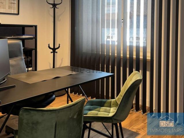 Case e ville in vendita di 270 m² in Via Tesoriere, 98