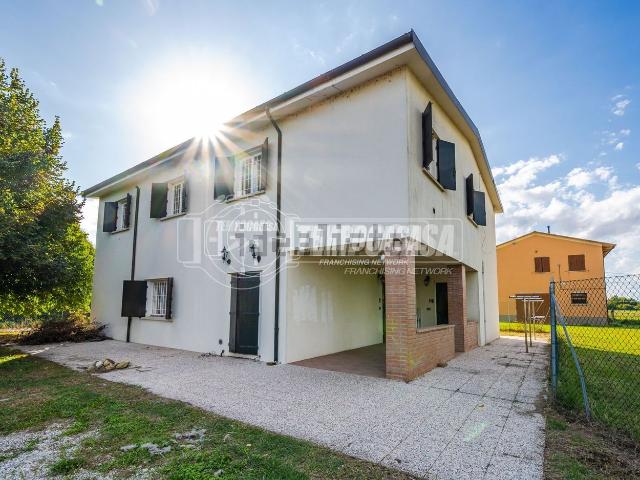 Case e ville in vendita di 270 m² in Via Veduro