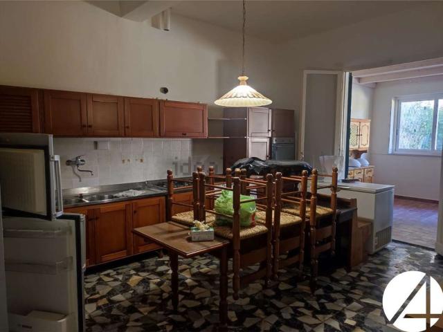 Case e ville in vendita di 270 m² in Via Venezia