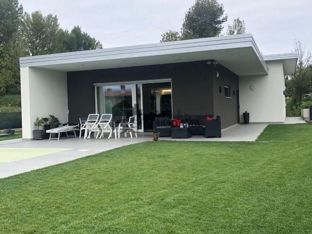 Case e ville in vendita di 270 m² in Viale della Rimembranza, 14