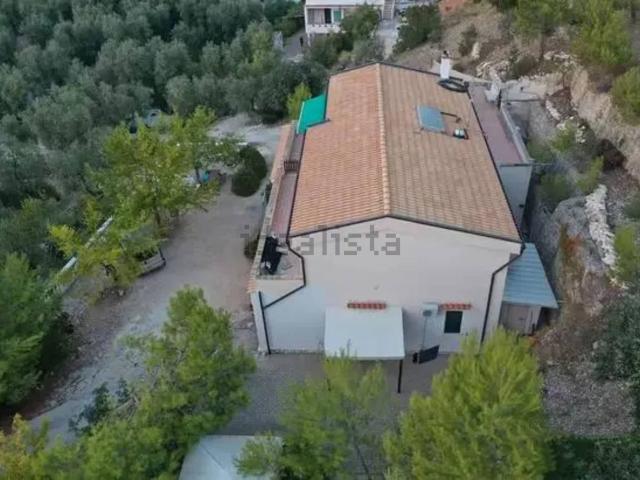 Case e ville in vendita di 270 m² in Contrada Costella