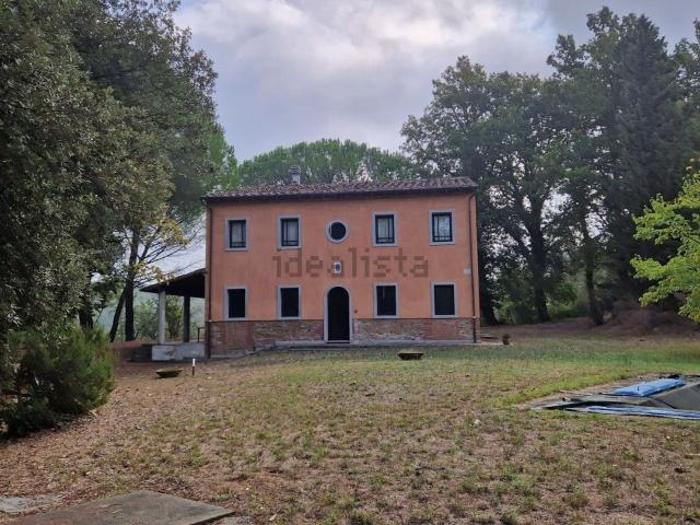 Case e ville in vendita di 270 m² in Località Le Vallicelle, 22