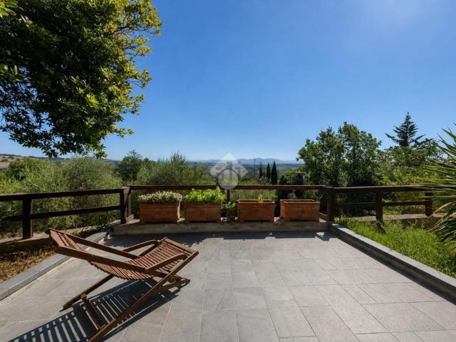 Case e ville in vendita di 270 m² in Località Montecchie, 22
