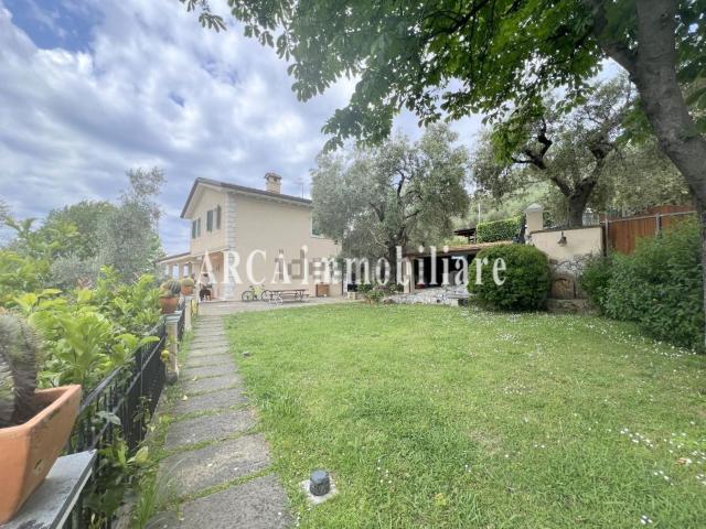 Case e ville in vendita di 270 m² in Piazza Statuto