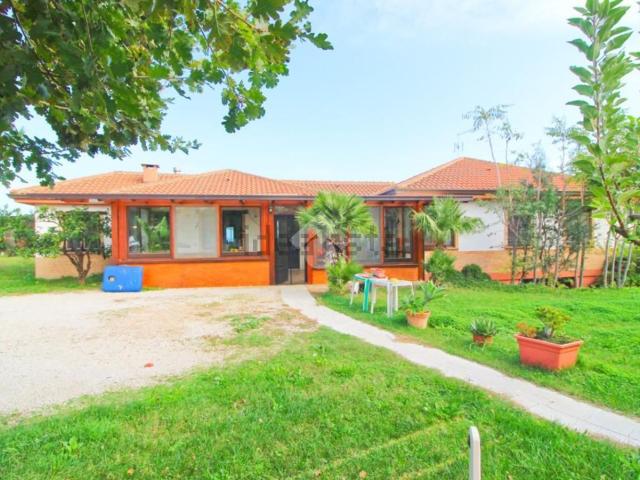 Case e ville in vendita di 270 m² in Strada Comunale Giardini, 24
