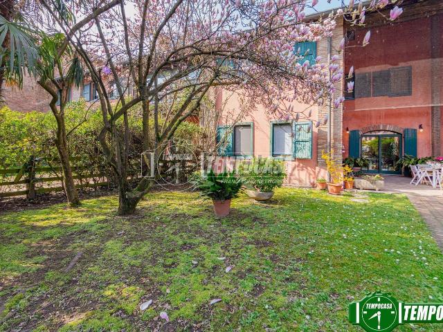 Case e ville in vendita di 270 m² in Strada Ca&apos  della Terra