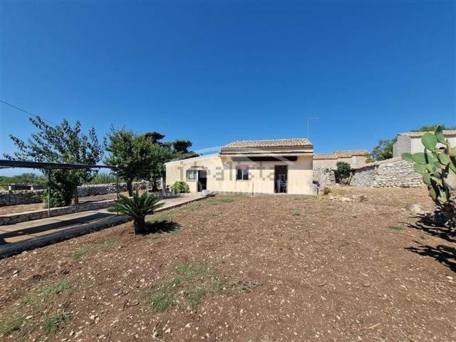 Case e ville in vendita di 270 m² in Strada Senza Nome