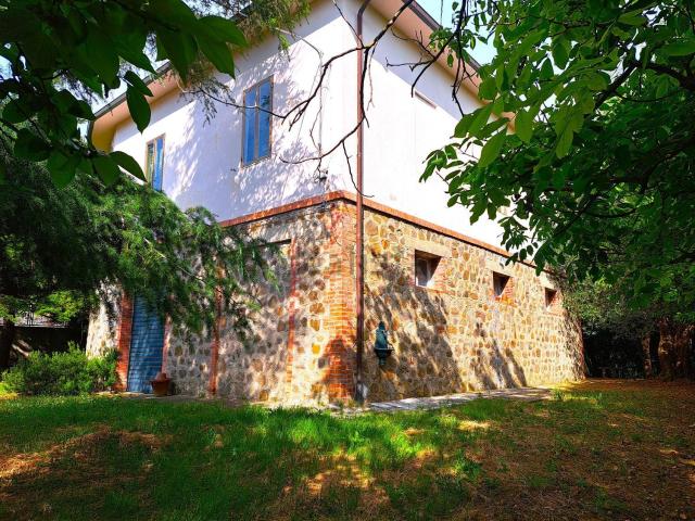 Case e ville in vendita di 270 m² in Strada Provinciale 160