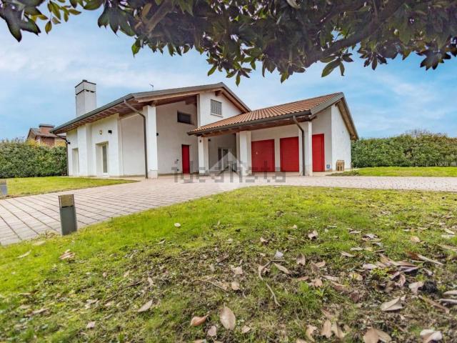 Case e ville in vendita di 271 m²
