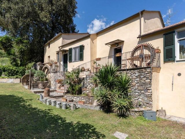Case e ville in vendita di 271 m² in Via Dolcedo