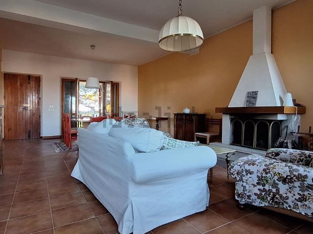 Case e ville in vendita di 271 m² in Via Santo Stefano