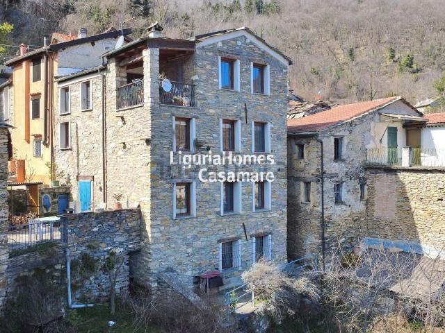 Case e ville in vendita di 272 m² in Via Cavour