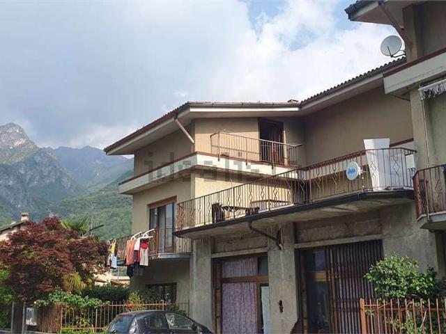 Case e ville in vendita di 272 m² in Via Calbiga