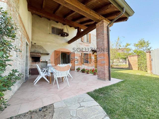 Case e ville in vendita di 272 m² in Via Caselle