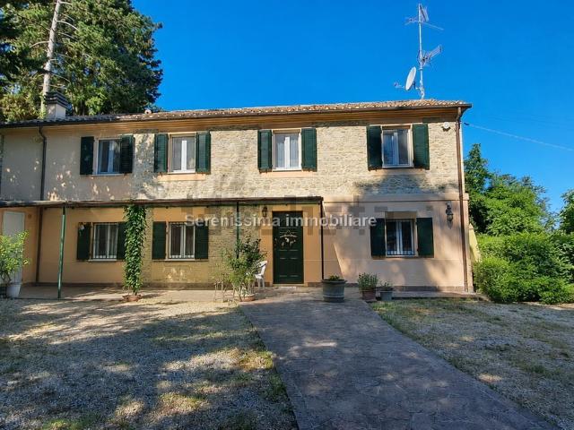 Case e ville in vendita di 272 m² in Via del Montale