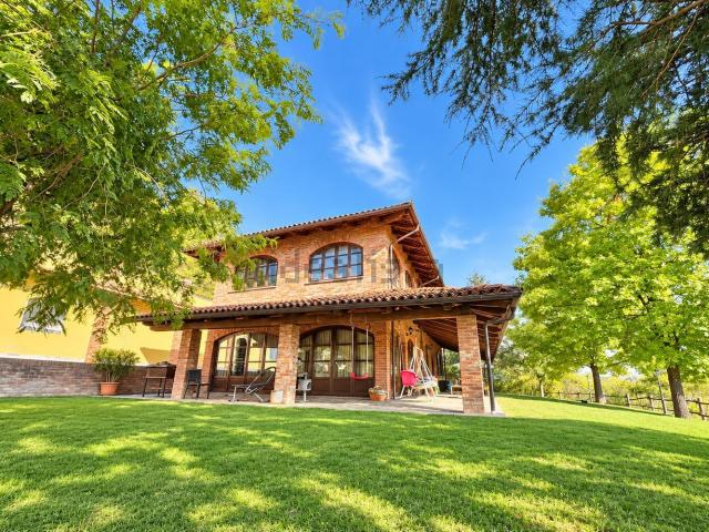 Case e ville in vendita di 272 m² in Località Variglie