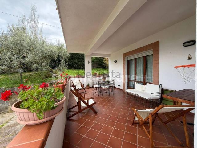 Case e ville in vendita di 272 m² in Località Scala