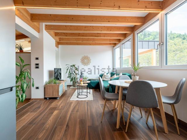 Case e ville in vendita di 273 m² in Via Plose