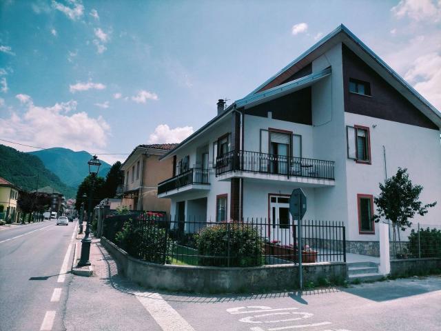 Case e ville in vendita di 273 m² in Via Roberto Lepetit, 59