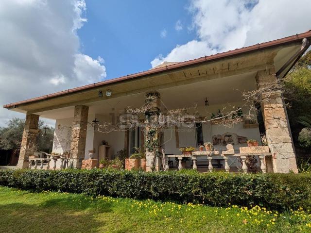 Case e ville in vendita di 273 m² in Contrada Fegotto