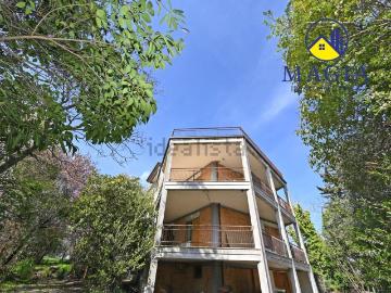 Case e ville in vendita di 274 m² in Via Certosa, 2