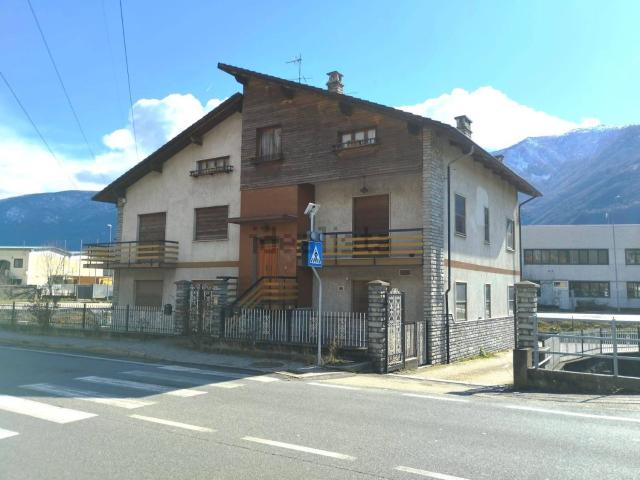 Case e ville in vendita di 274 m² in Via A. Abegg, 67