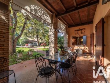 Case e ville in vendita di 274 m² in Via Bagnoli, 7
