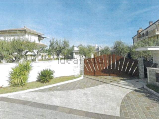 Case e ville in vendita di 274 m² in Via Pignotto