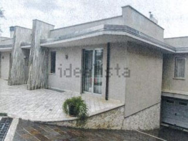 Case e ville in vendita di 274 m² in Via Pignotto
