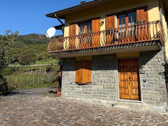 Case e ville in vendita di 274 m² in Località Castello