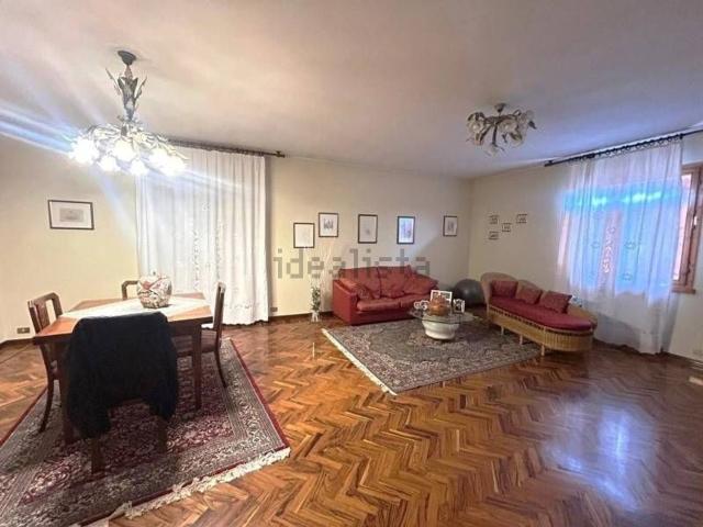 Case e ville in vendita di 275 m²