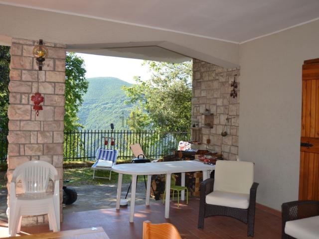 Case e ville in vendita di 275 m² in Via collepaese