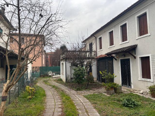 Case e ville in vendita di 275 m² in Via Agostino Steffani, 6