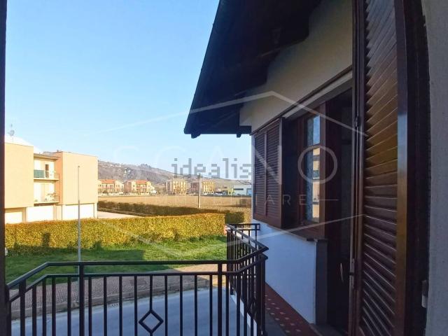 Case e ville in vendita di 275 m² in Via Ortolani