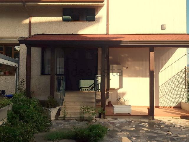 Case e ville in vendita di 275 m² in Via Luigi Miceli, 33